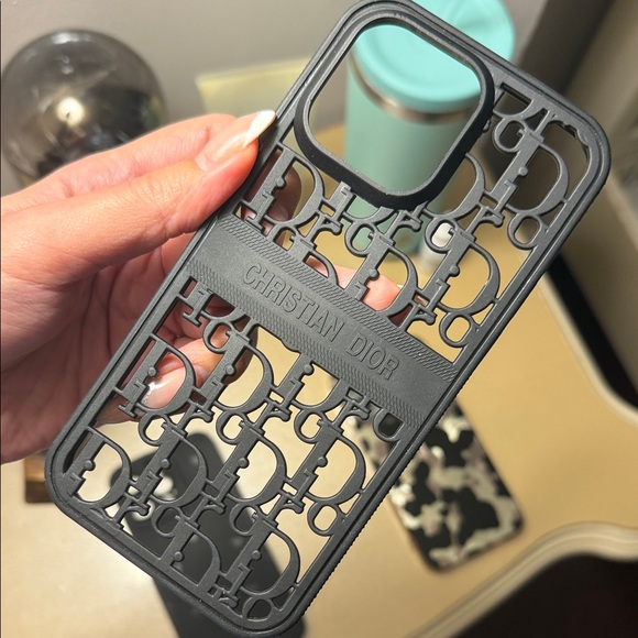 Black Patterned Phone Case Set - Picture 3 of 6